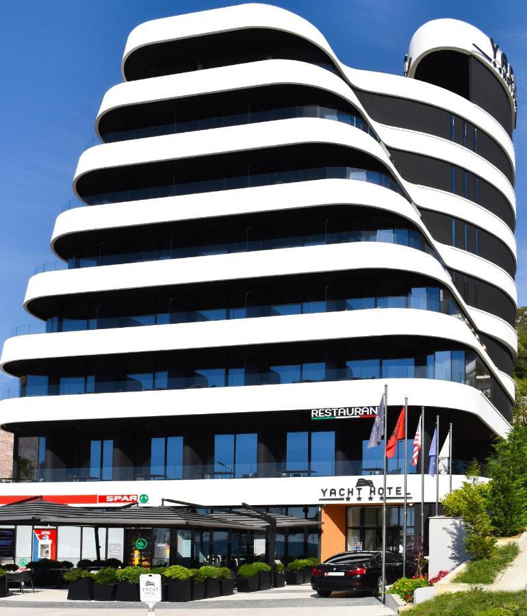 Yacht Hotel 4*